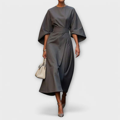 Elegant dress with sleeves